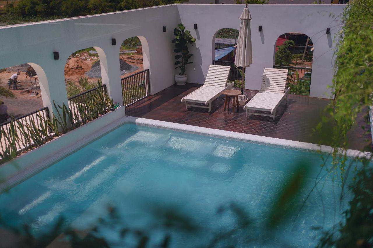 Montagne Boutique Hotel Kampot Exterior photo